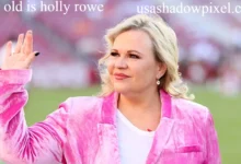 how old is holly rowe