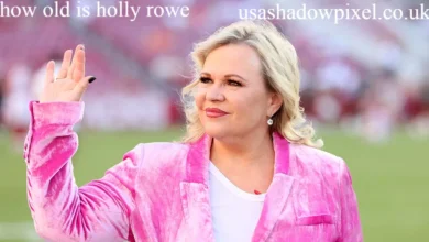how old is holly rowe